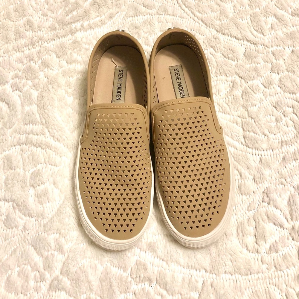 Steve Madden Slip On Sneaker